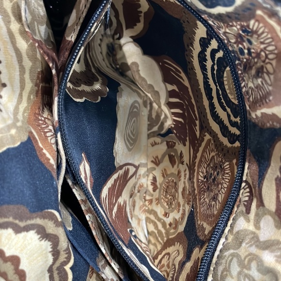 Brighton purse— zips closed— pockets inside and out that zip— great condition - Picture 4 of 12